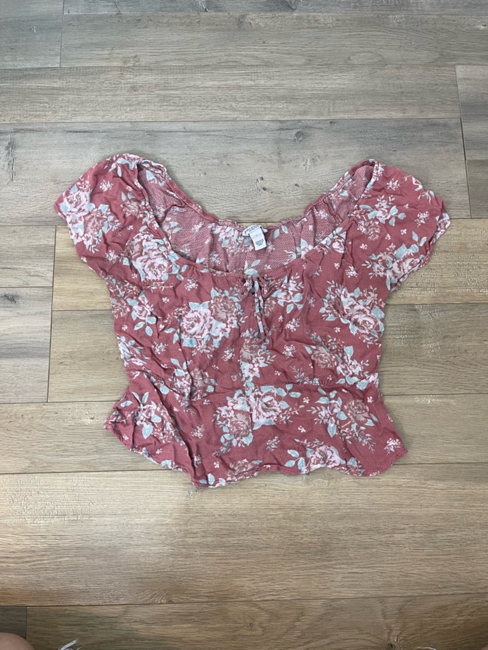 Arizona Jean Company Rose Floral Smocked Puff Sleeve Top
